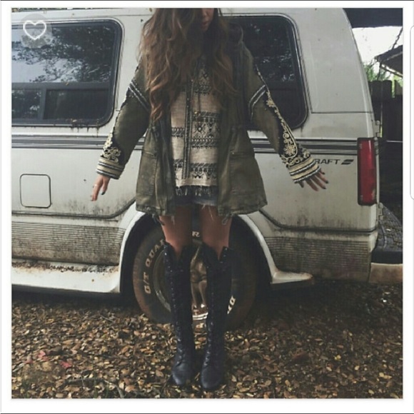 NEW LISTING‼️FREE PEOPLE Tunic - Picture 3 of 16